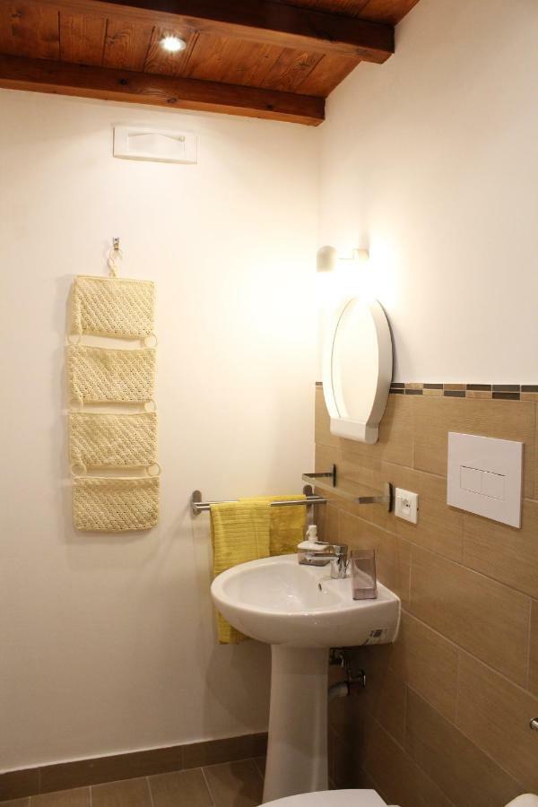 Il Giardino Di Laura Private Rooms Монделло Екстер'єр фото